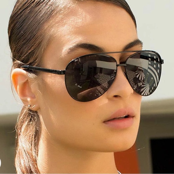 NWT Quay Australia Vivienne Aviator Sunglasses in Black/Smoke - Picture 1 of 5